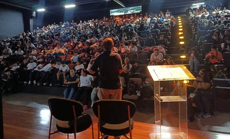 Heloisa Schurmann destaca importância da preservação dos oceanos em evento no CEU Vila Curuçá, em São Paulo